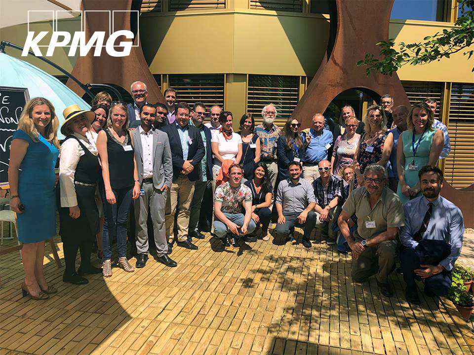 KNH Luxembourg: Schecküberreichung zur Spendenaktion der KPMG Foundation