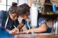 Kurzausbildung in der Schneiderei (Quelle: Jakob Studnar) Abbildung Kurzausbildung