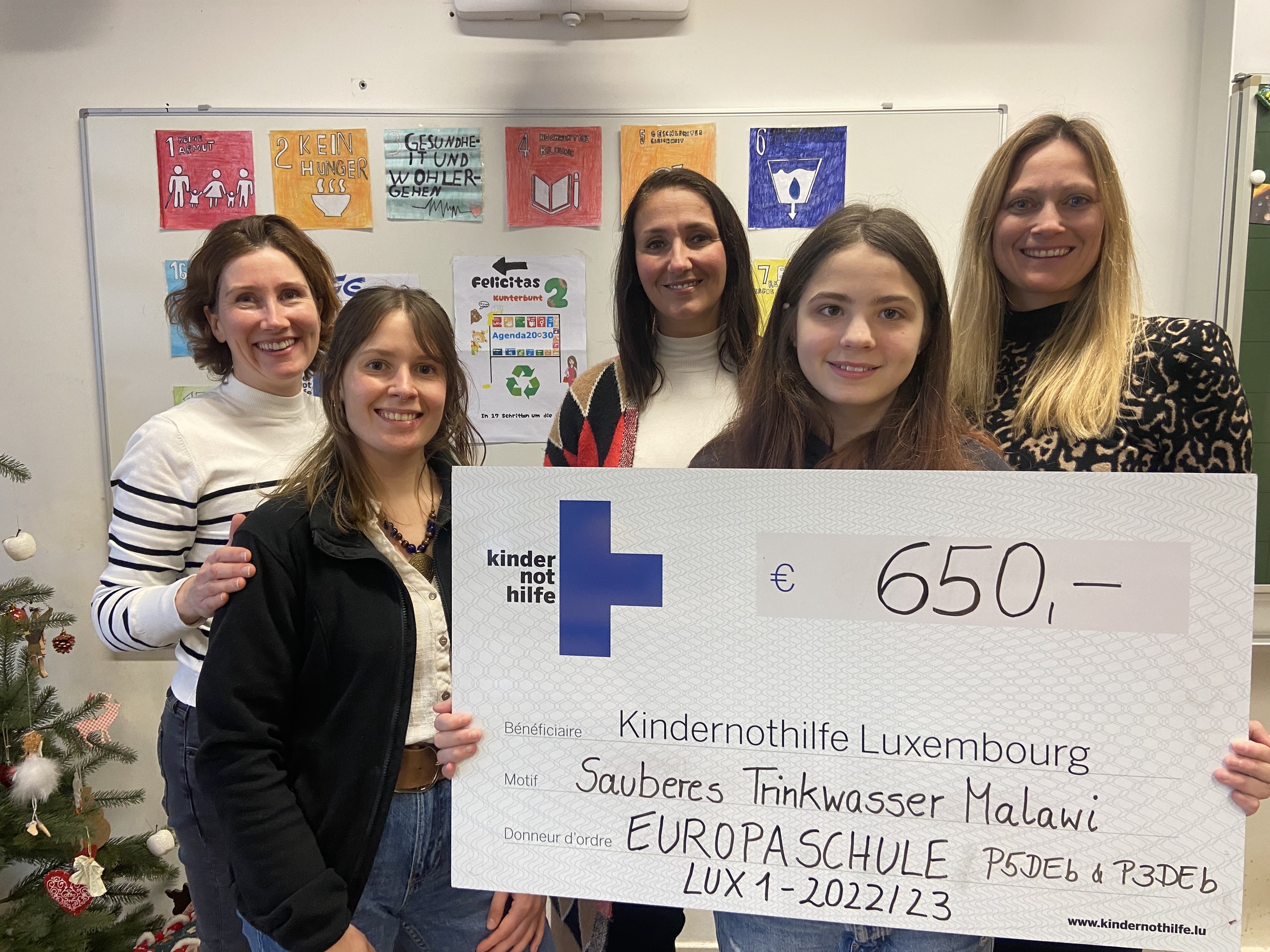 Schecküberreichung Spendenaktion Europaschule Kirchberg Luxemburg